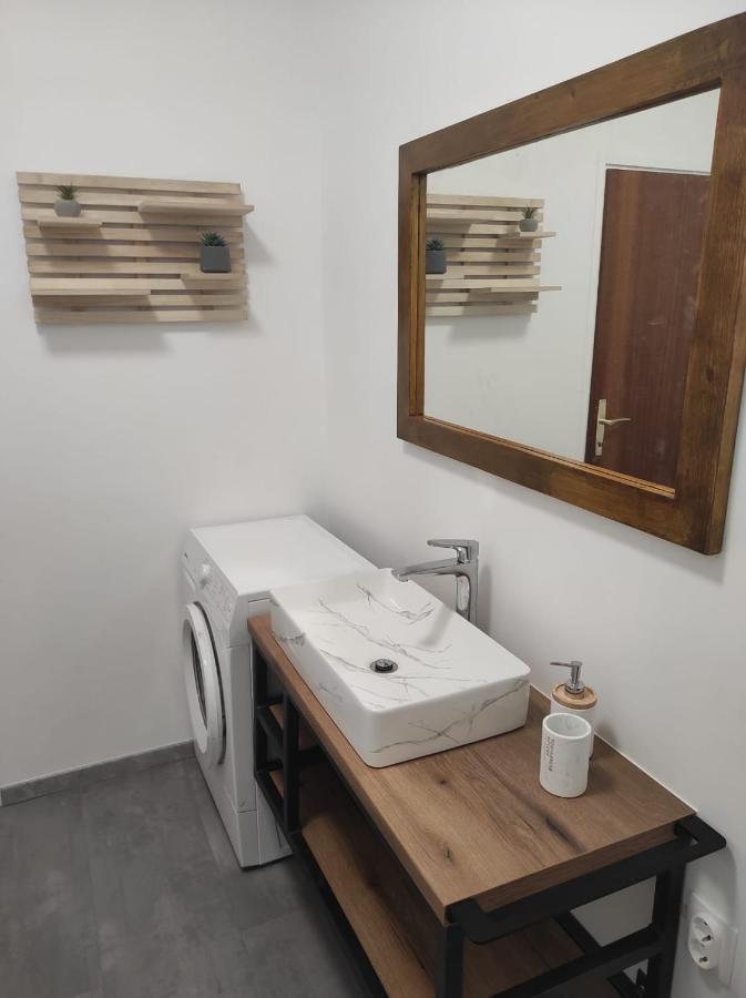 Apartment Ivano Vodice Bagian luar foto
