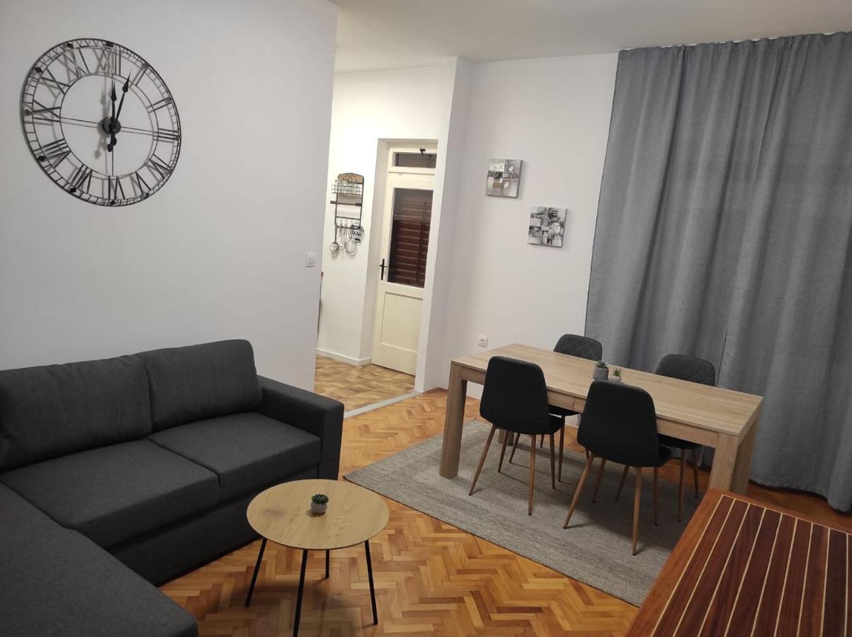 Apartment Ivano Vodice Bagian luar foto