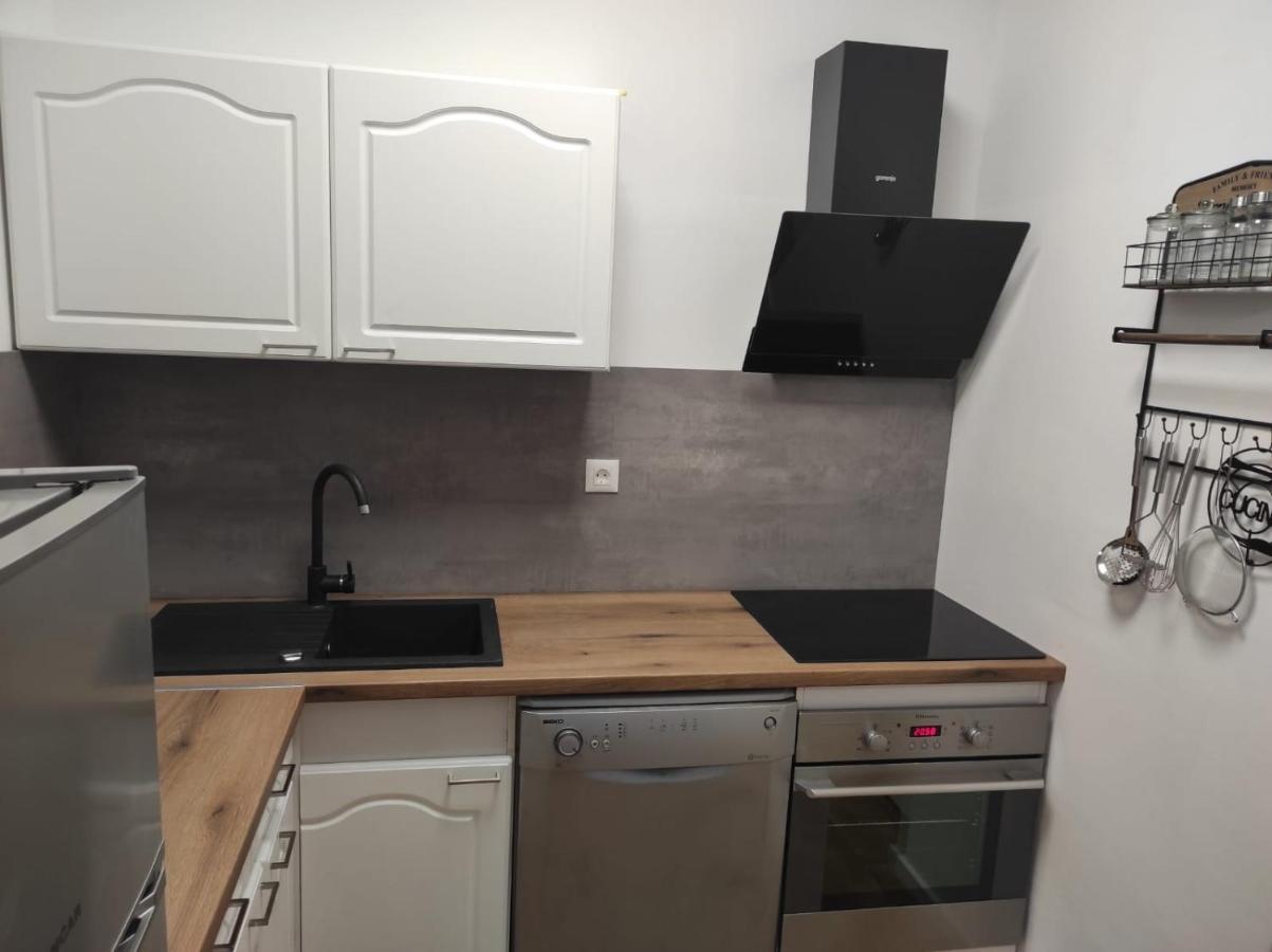 Apartment Ivano Vodice Bagian luar foto