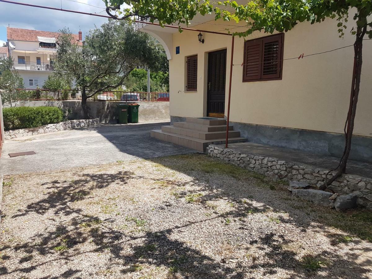 Apartment Ivano Vodice Bagian luar foto